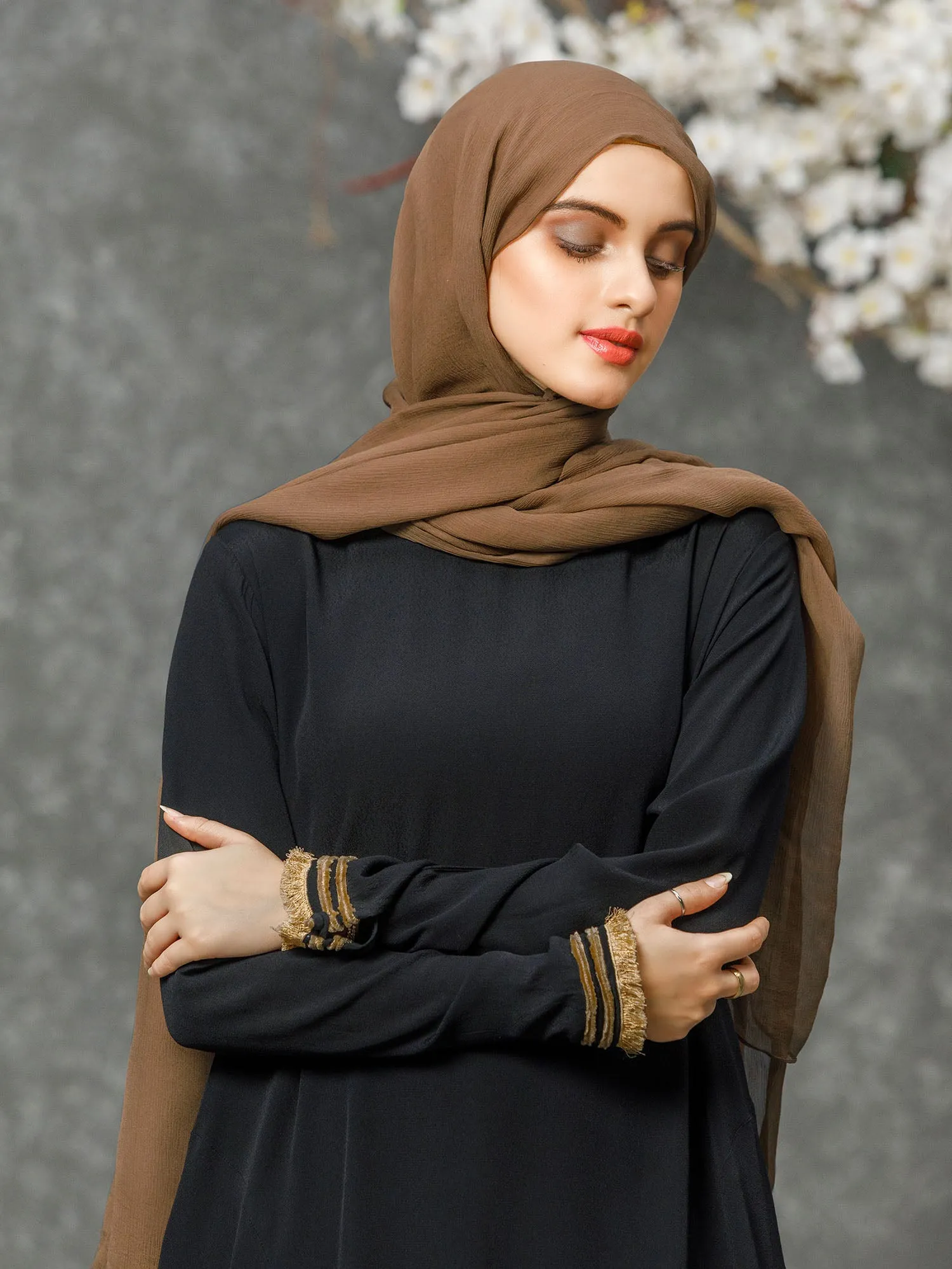 Abaya Bumblebee Black