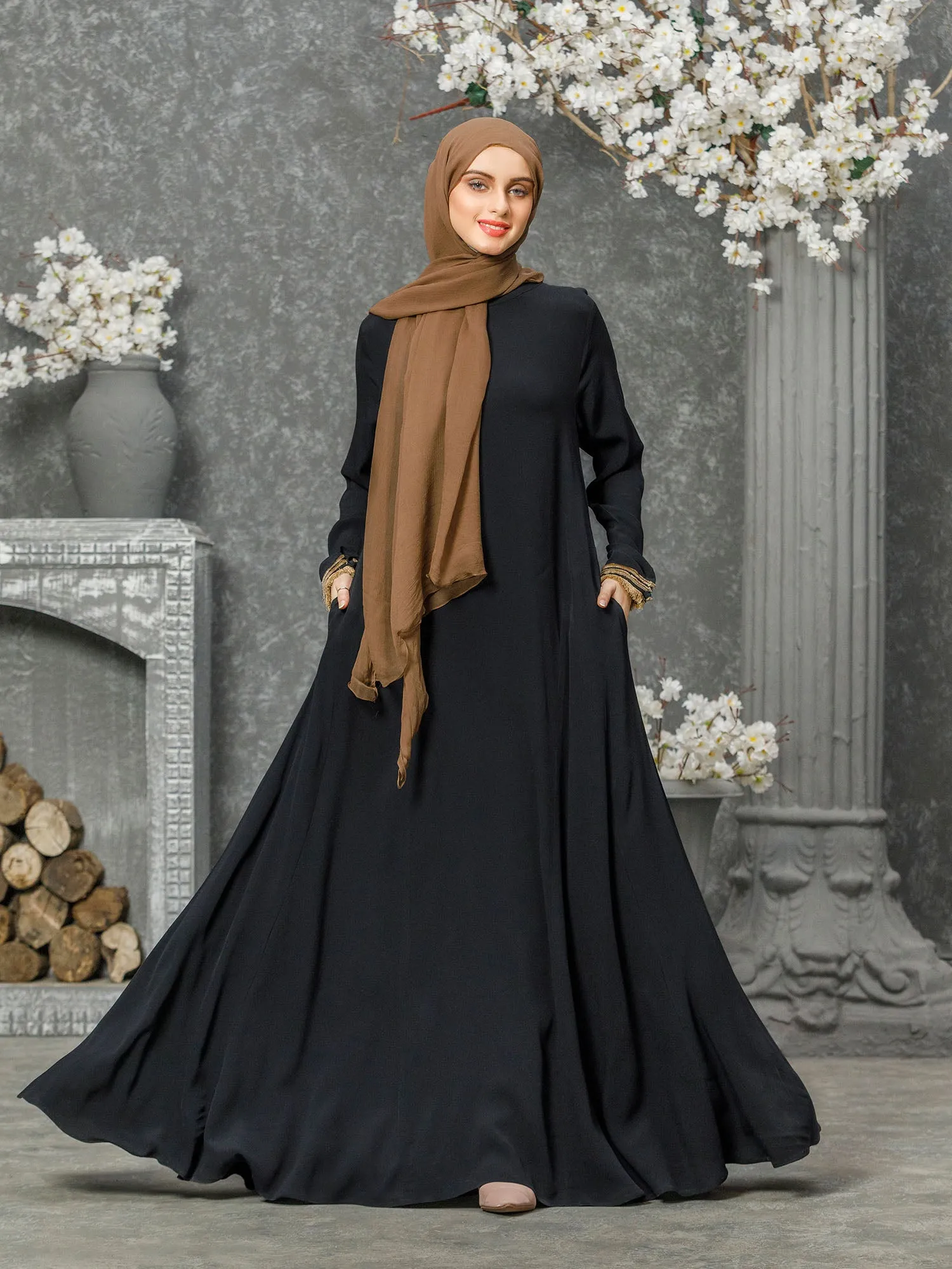 Abaya Bumblebee Black