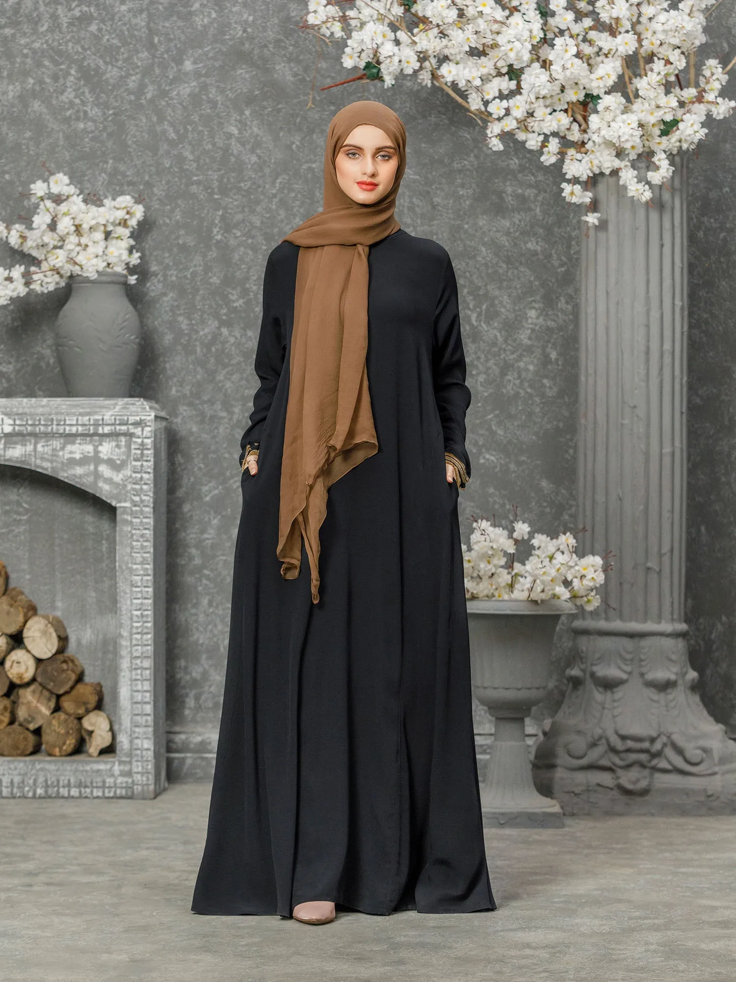 Abaya Bumblebee Black