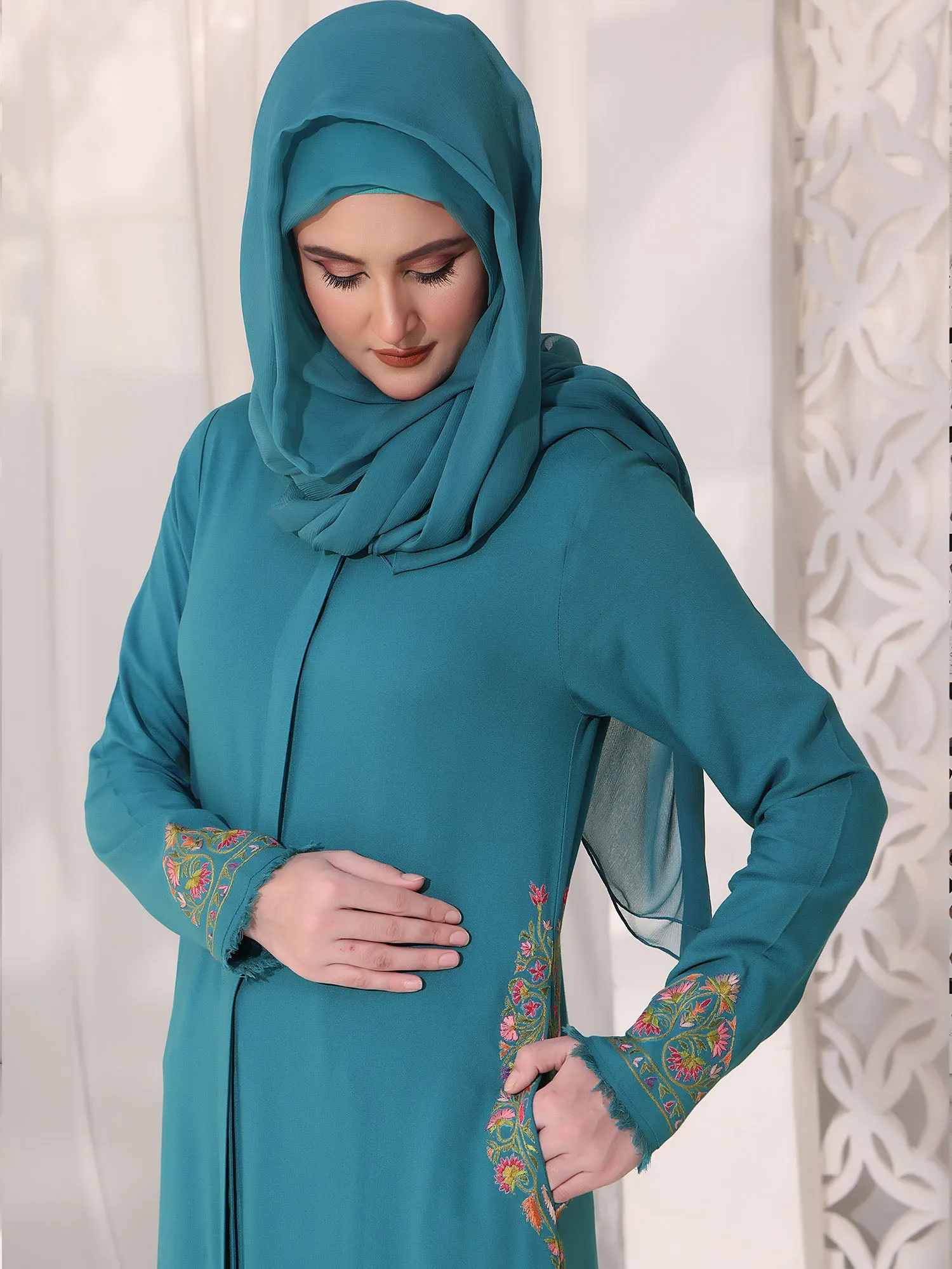 Abaya Feroza