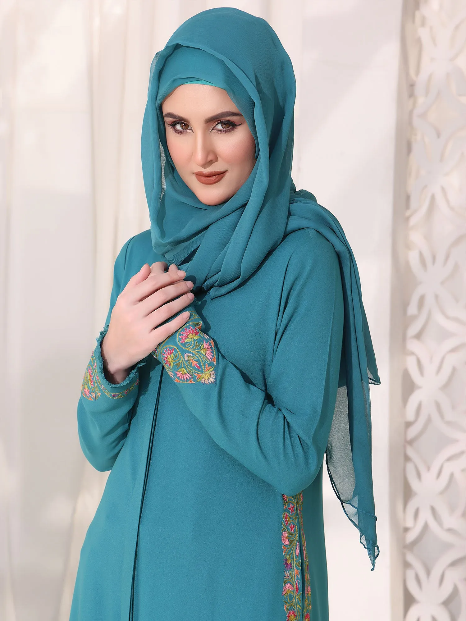 Abaya Feroza