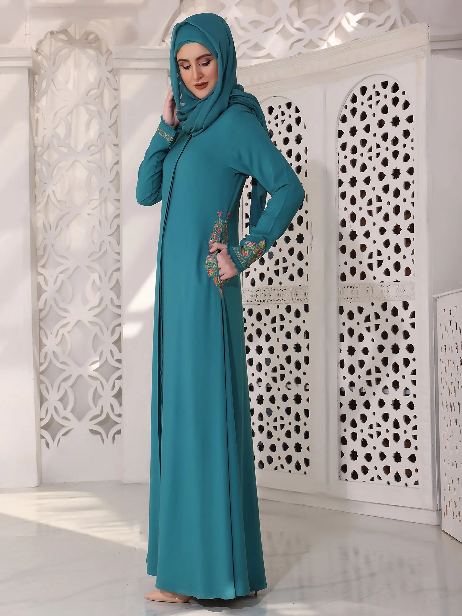 Abaya Feroza