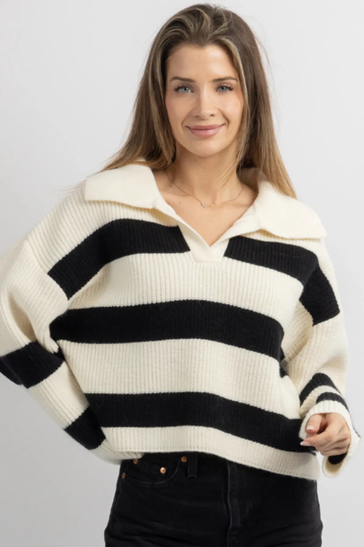 CHELSEY IVORY COLLAR CONTRAST SWEATER