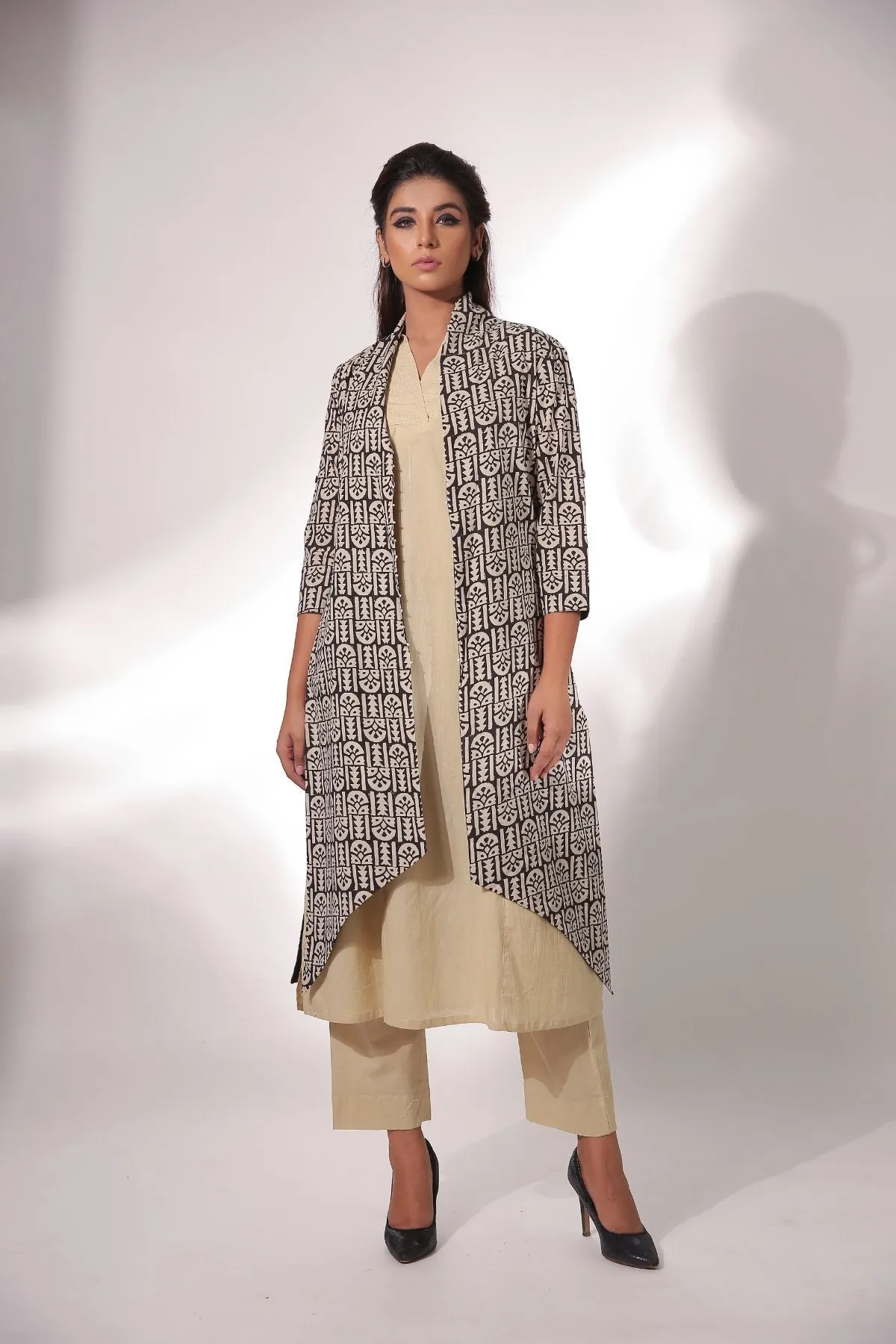 Cotton Kurta Pant Set With Block Printed Cape