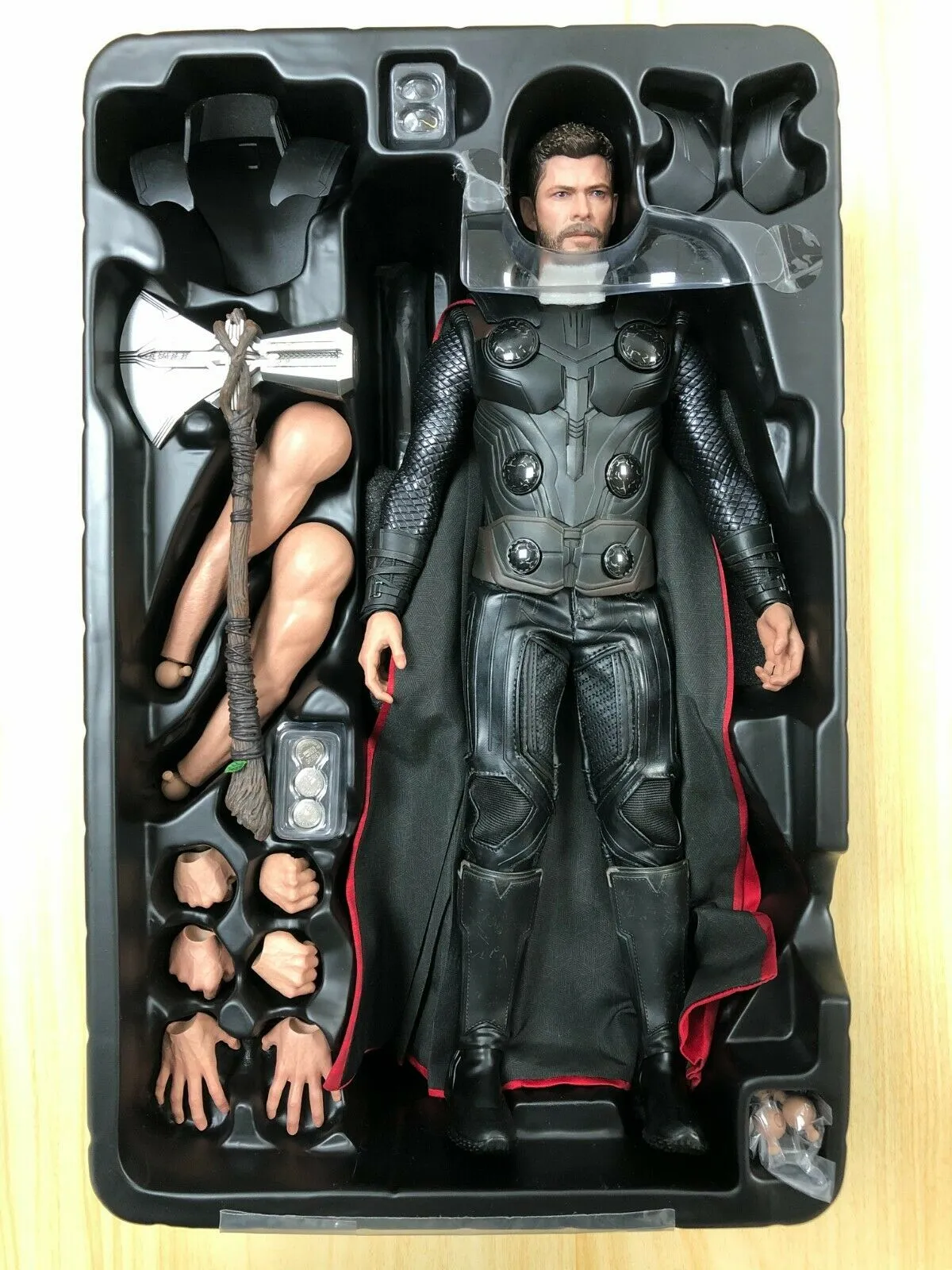 Hottoys Hot Toys 1/6 Scale MMS474 MMS 474 Avengers Infinity War Thor Chris Hemsworth Action Figure USED