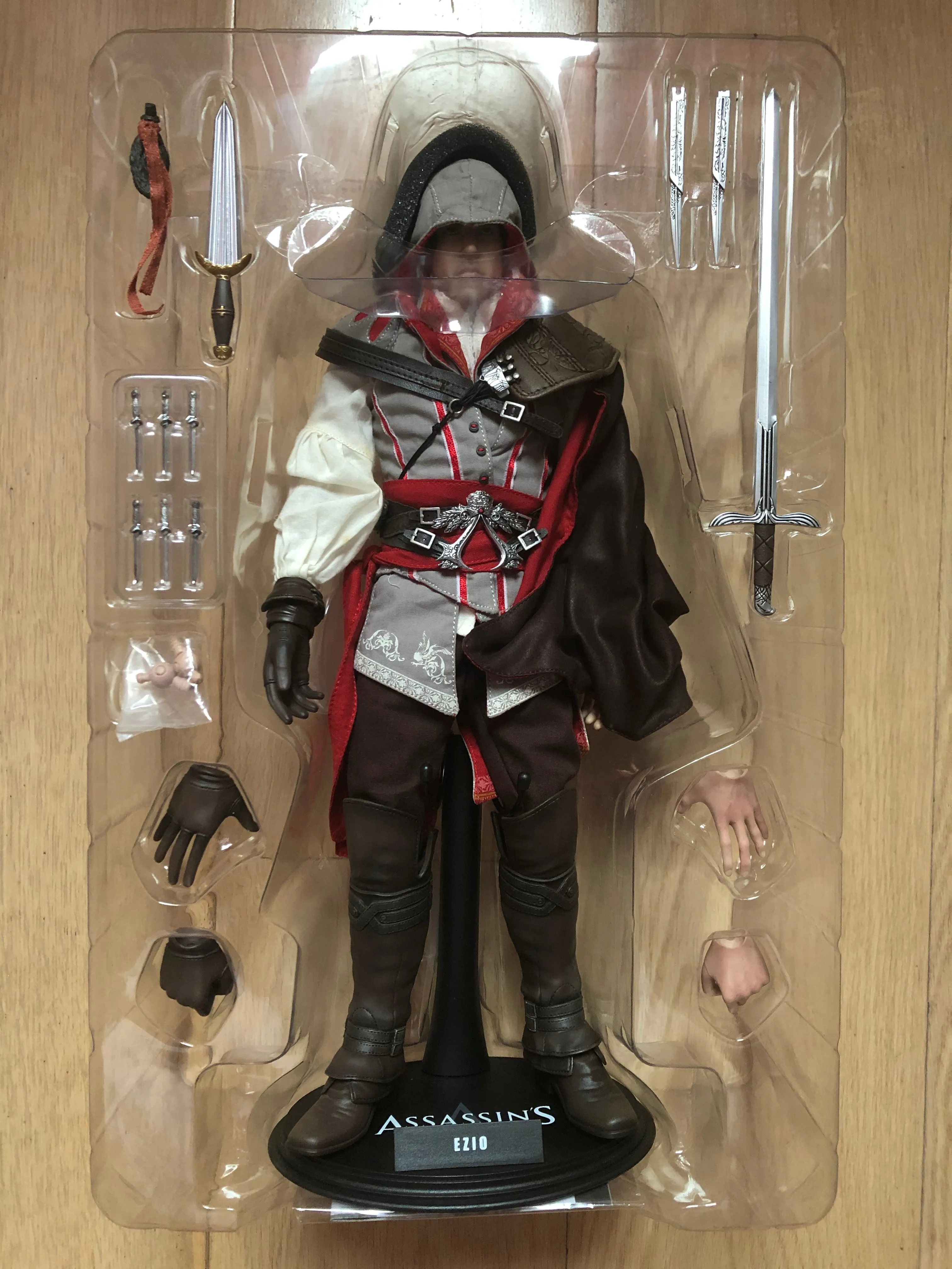 Hottoys Hot Toys 1/6 Scale VGM12 VGM 12 Assassin's Creed II - Ezio Auditore Action Figure USED