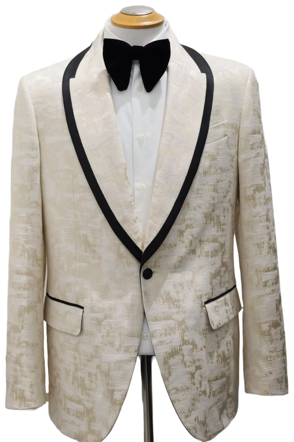 IVORY TUXEDO WITH SHAWL LAPEL_