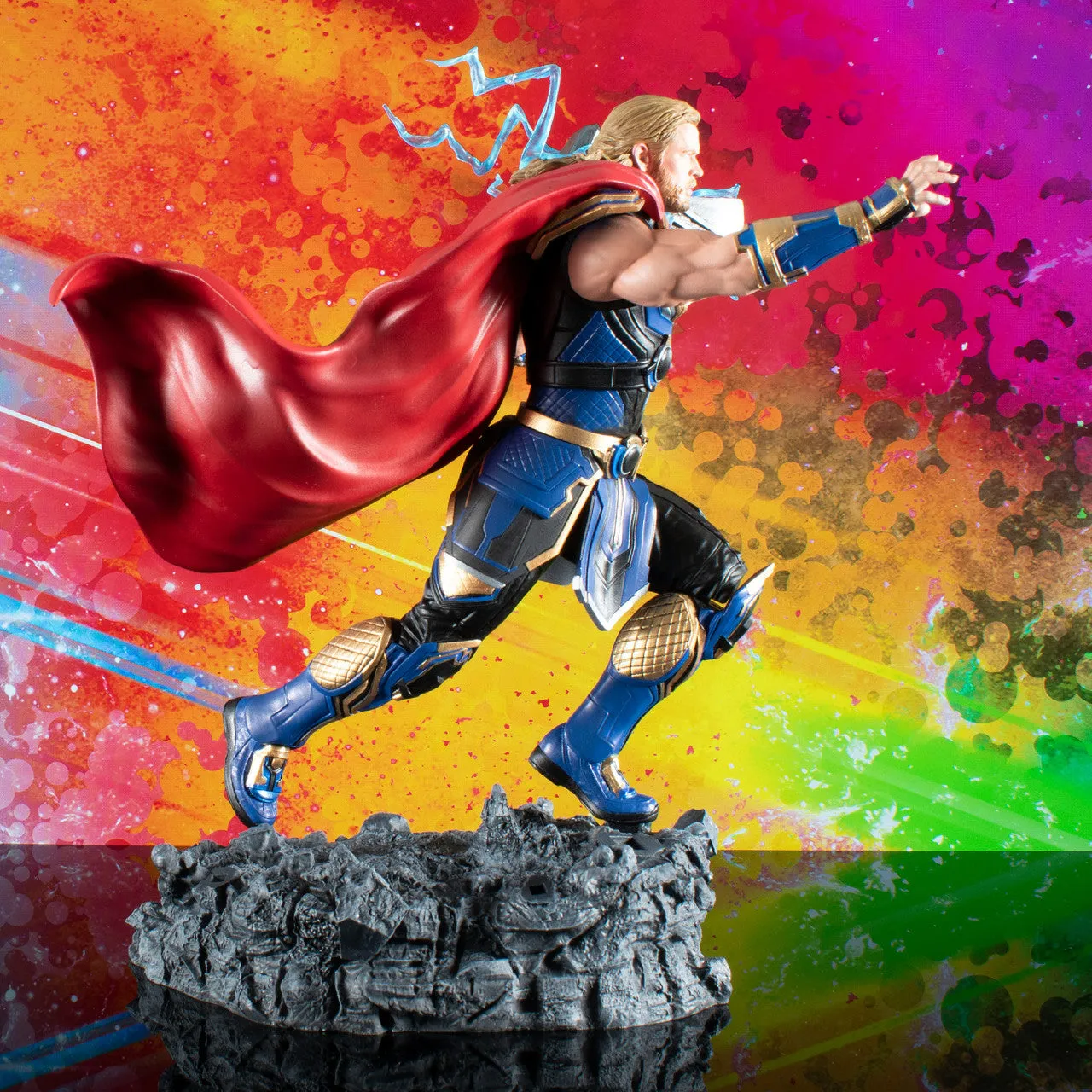 Marvel Gallery Thor: Love and Thunder Thor Deluxe Statue by Diamond Gallery