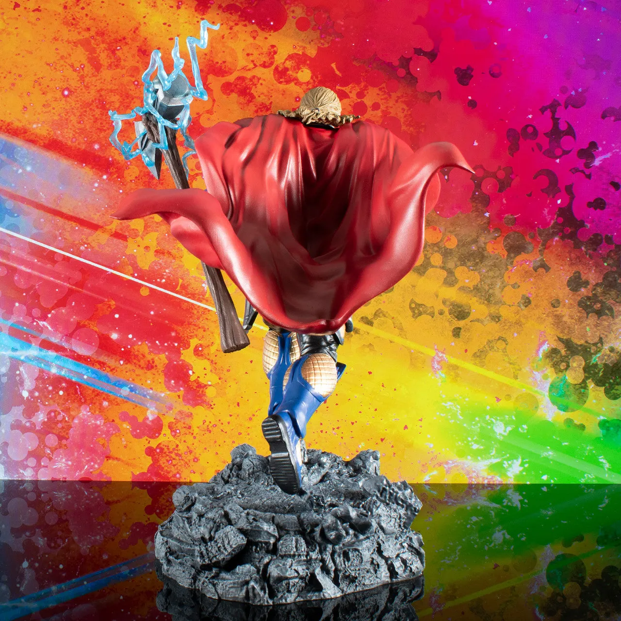 Marvel Gallery Thor: Love and Thunder Thor Deluxe Statue by Diamond Gallery