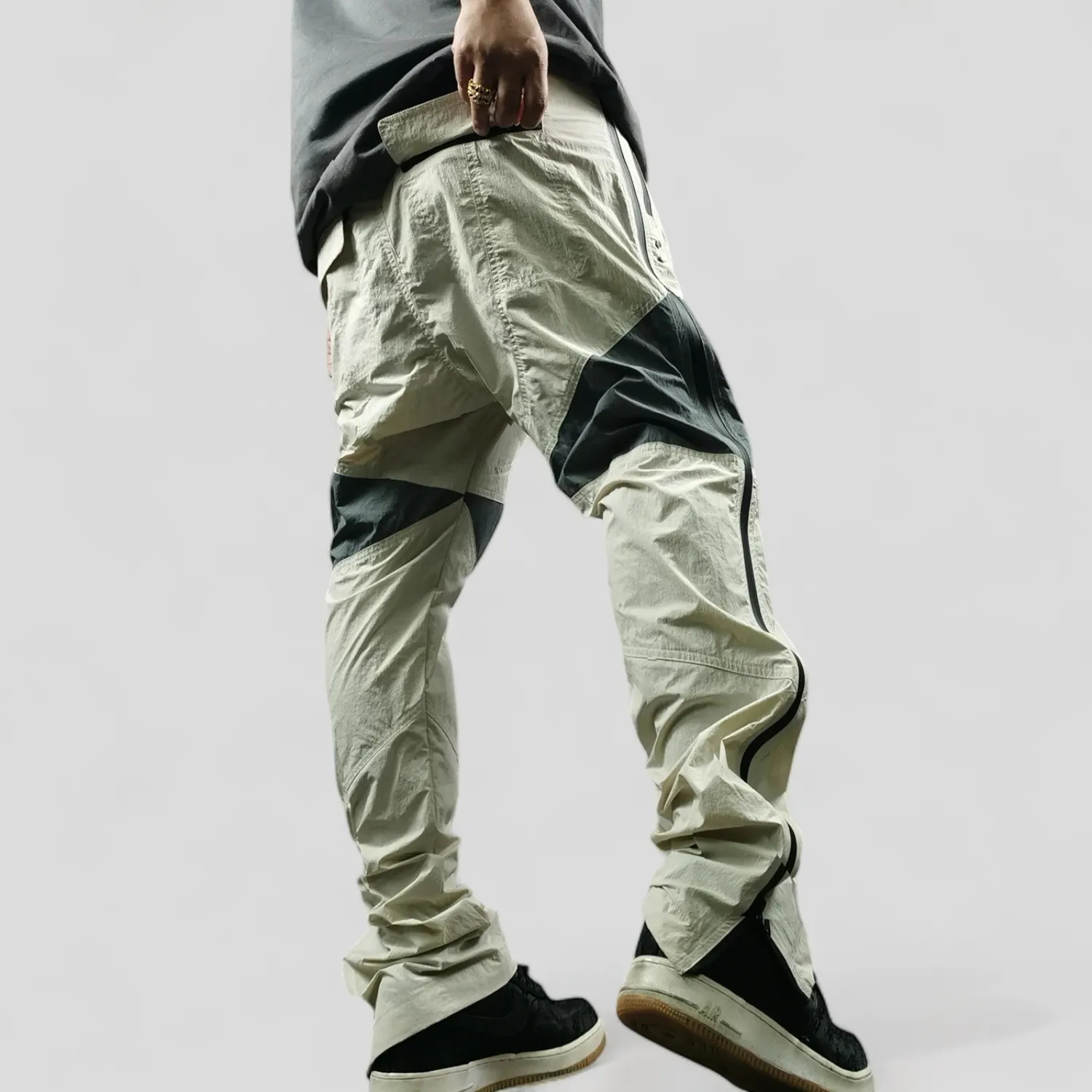 Relaxed fit Side zipper color block jogger