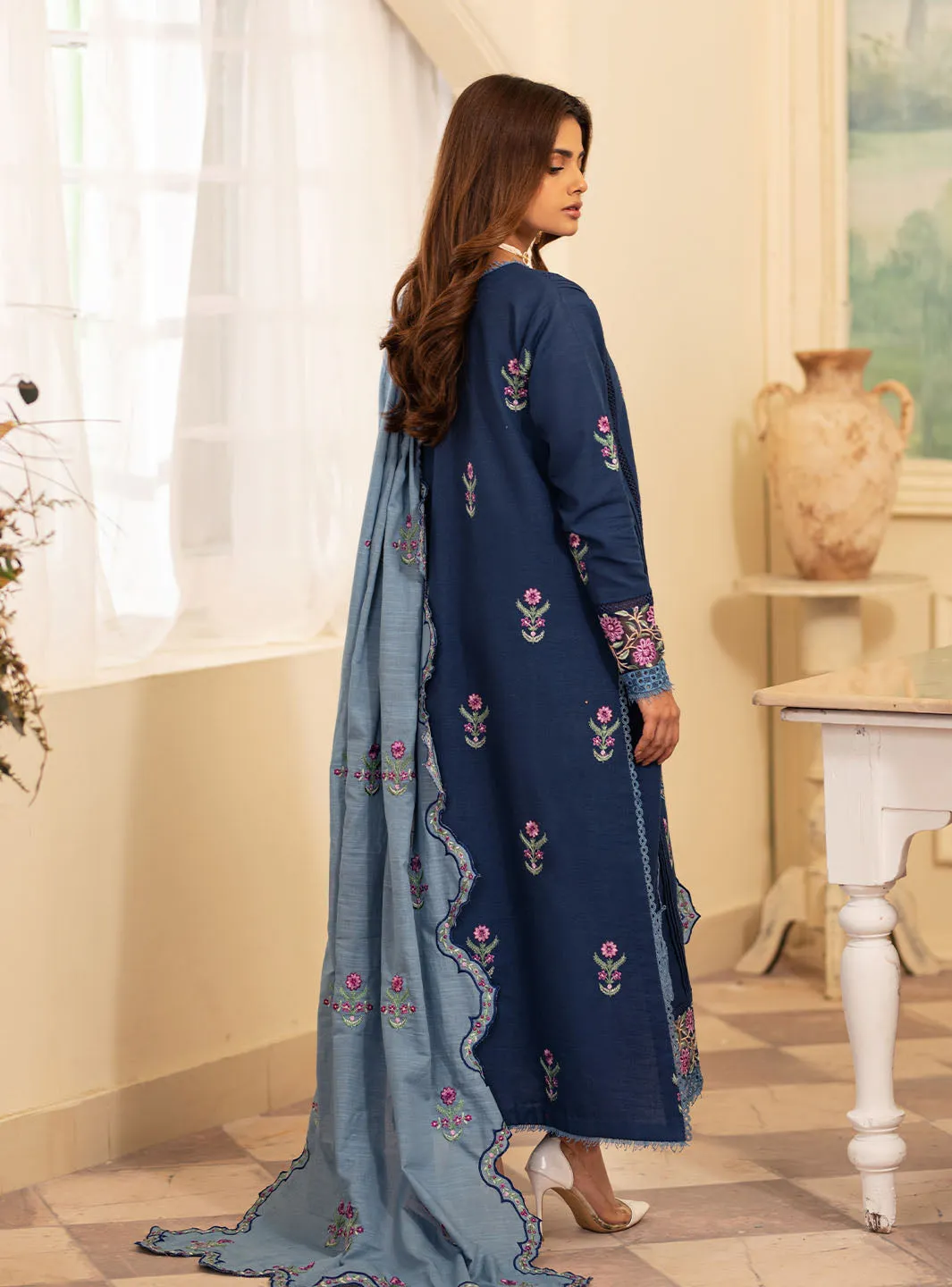 Roheenaz Meraki Winter Linen '24 – Skylar