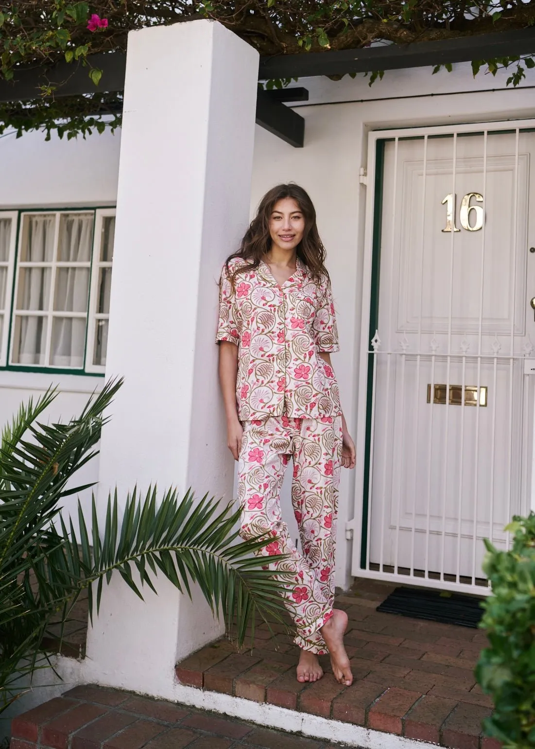 Short Sleeve Pyjama Set With Floral Print In Coral