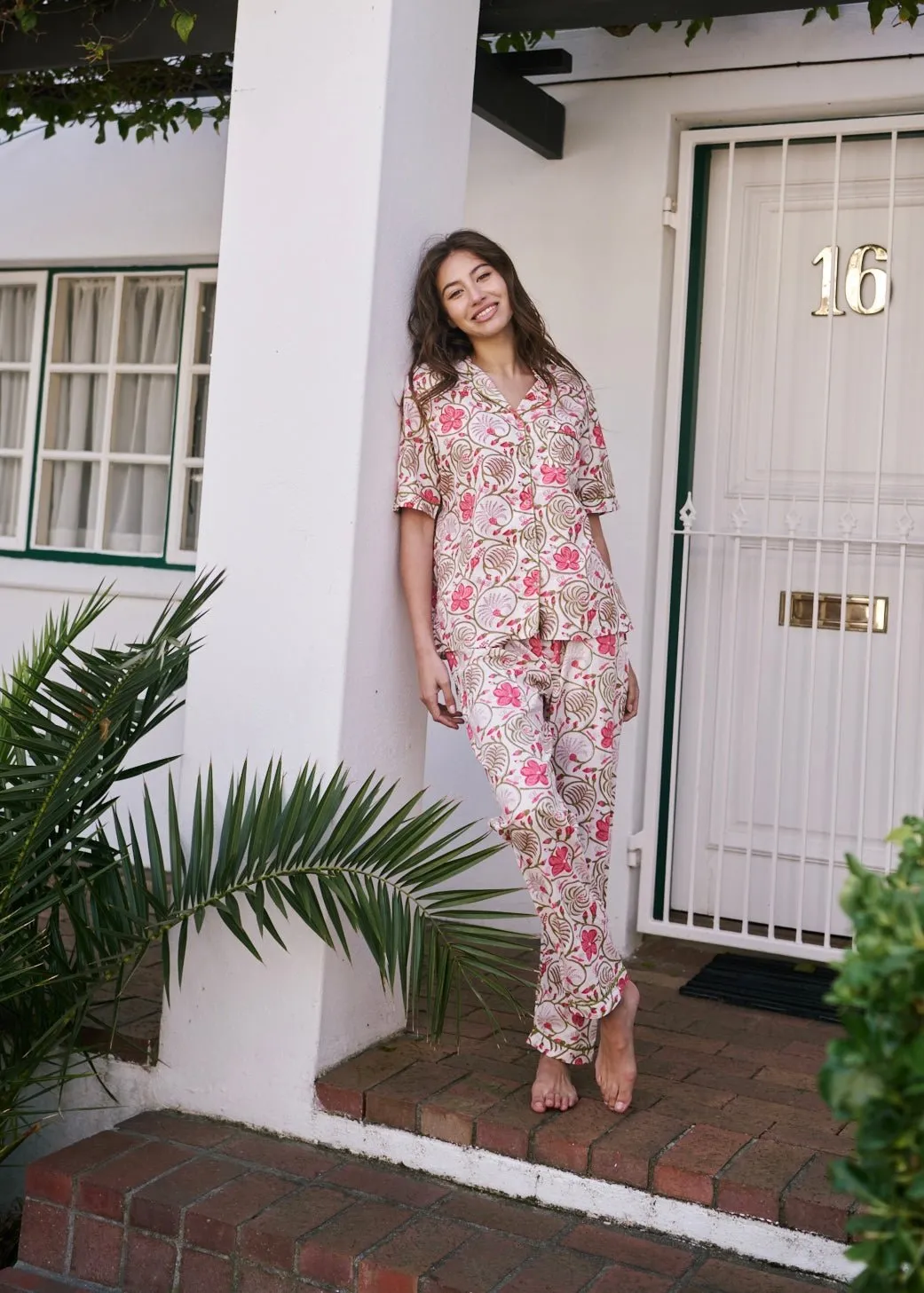 Short Sleeve Pyjama Set With Floral Print In Coral