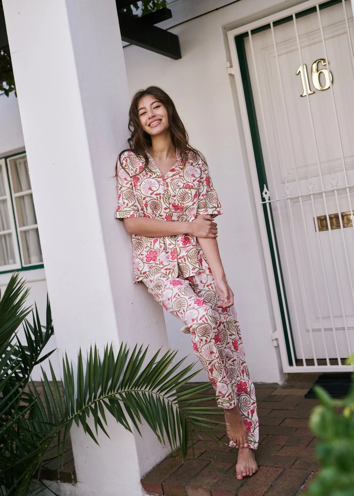 Short Sleeve Pyjama Set With Floral Print In Coral