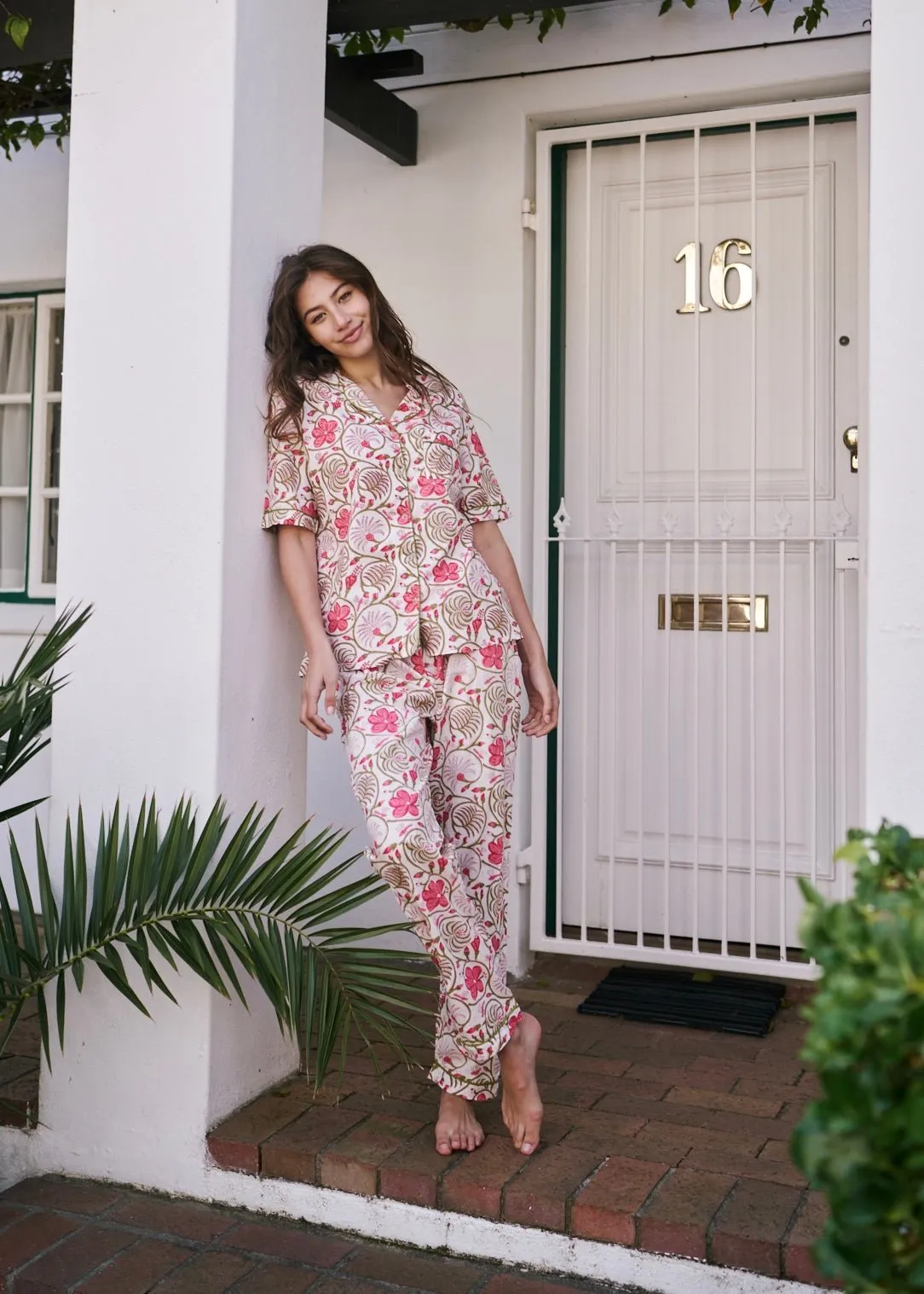 Short Sleeve Pyjama Set With Floral Print In Coral