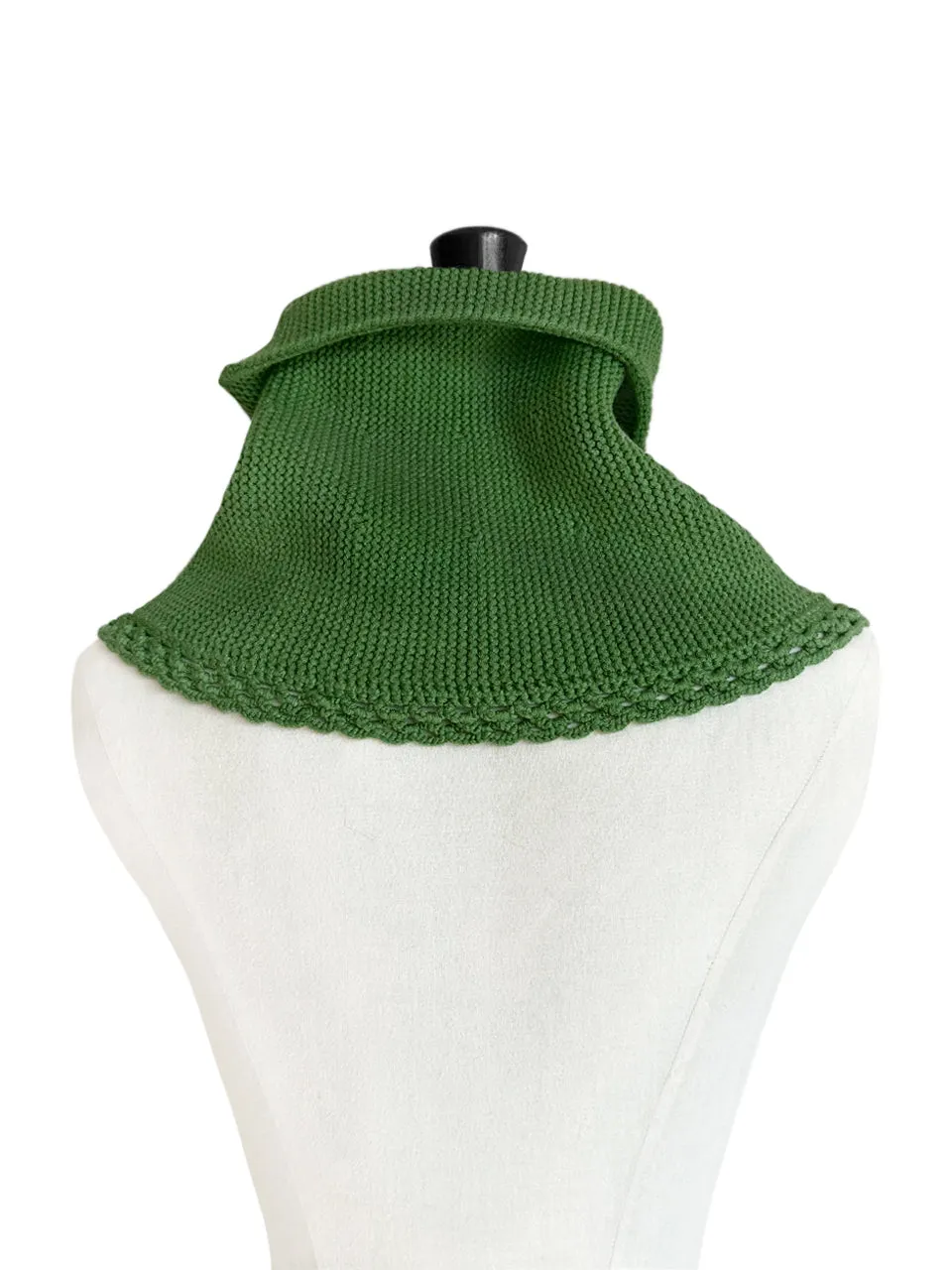 SPECIAL! Green Crochet-Trimmed Ruffle A-lined Neck Warmer